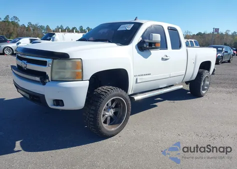 2008 Chevrolet Silverado 1500 Ltz z USA, uszkodzony, nr VIN 1GCEC19018Z107412